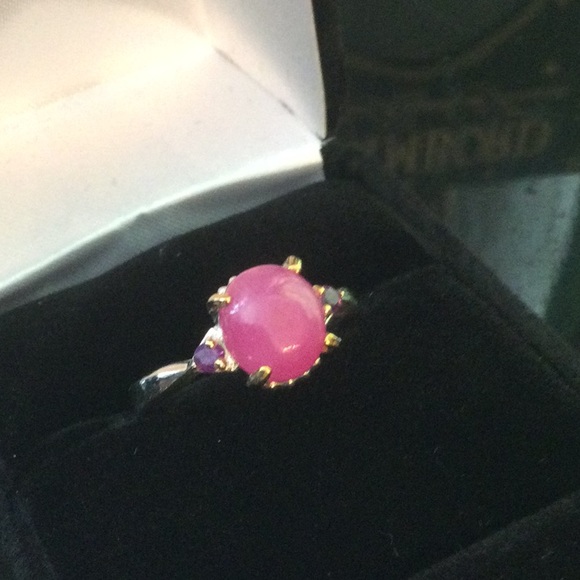 Genuine Ruby Cabochon Ring - Picture 5 of 9